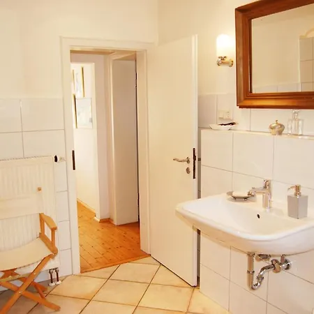 Haus Rothenstein, Ruhige Fewo, Ca. 10 Min. Zu Messe Und Flughafen Apartment Meerbusch