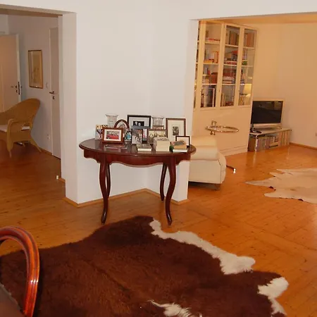 Haus Rothenstein, Ruhige Fewo, Ca. 10 Min. Zu Messe Und Flughafen Apartment Meerbusch
