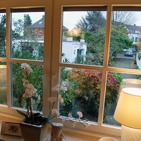 Appartamento Haus Rothenstein, Ruhige Fewo, Ca. 10 Min. Zu Messe Und Flughafen Meerbusch