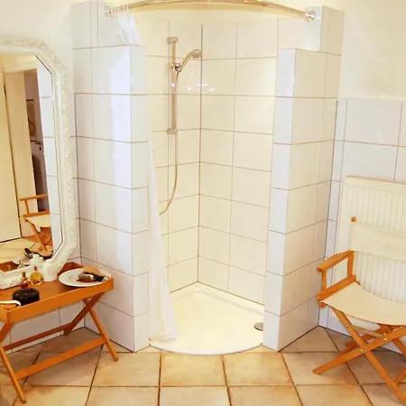 Haus Rothenstein, Ruhige Fewo, Ca. 10 Min. Zu Messe Und Flughafen Meerbusch