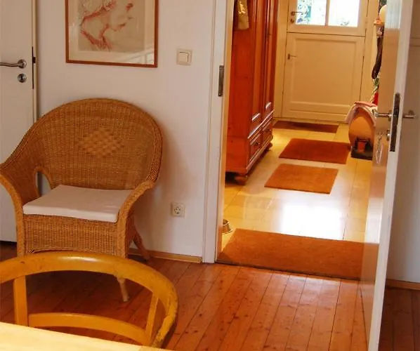 Apartament Haus Rothenstein, Ruhige Fewo, Ca. 10 Min. Zu Messe Und Flughafen Meerbusch